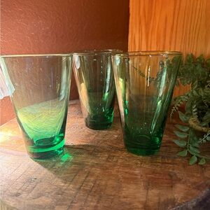 Set of 3 Vintage Libbey Emerald Green Glass Tumblers – Round Shape, 5.5" Tall